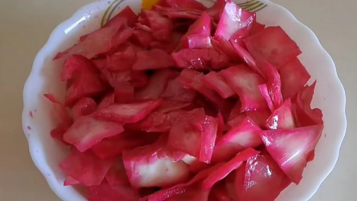 Knusprige „Pelustka“, zuerst gegessen: Kohl heller als koreanischer Kohl