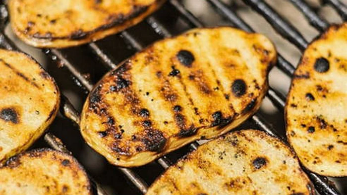 Nicht auf einem Backblech und nicht in Folie: Food-Bloggerin nennt die beste Art, Kartoffeln zu backen