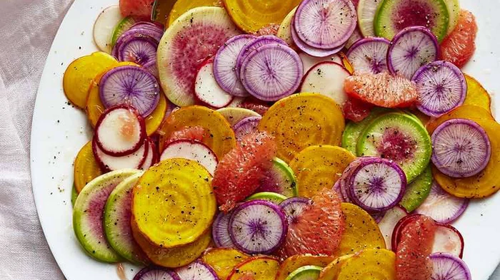 Salat aus Grapefruit, Roter Bete und Radieschen